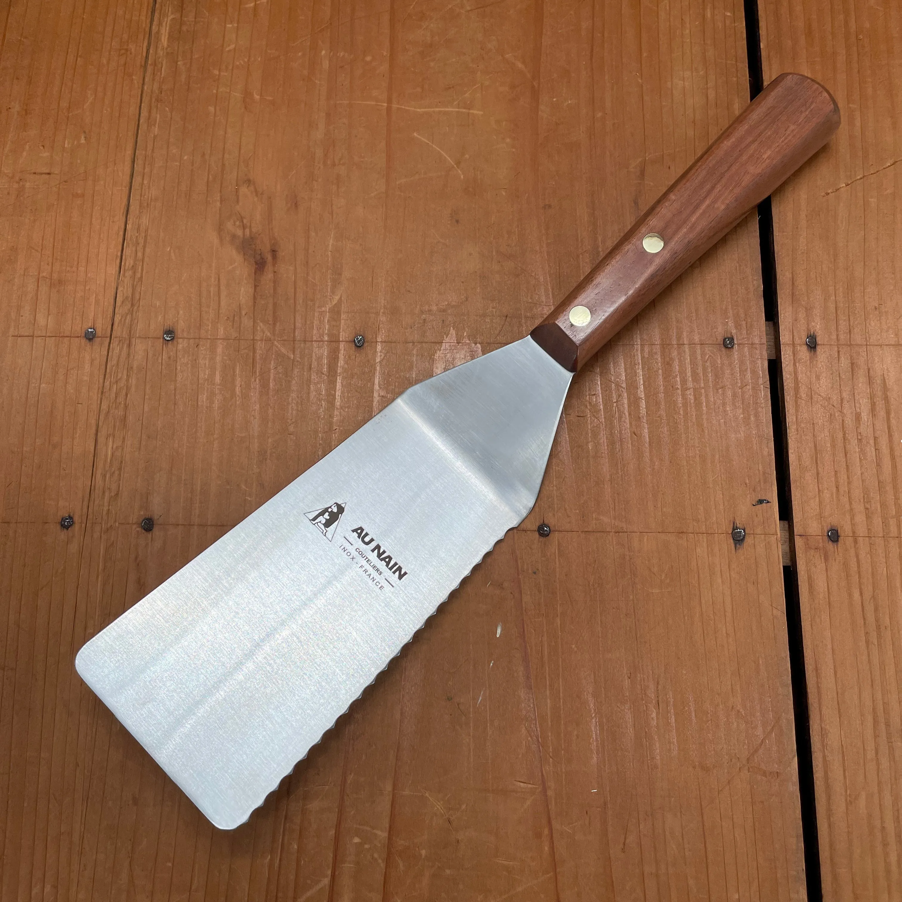 Au Nain 6" Spatula with Serrations