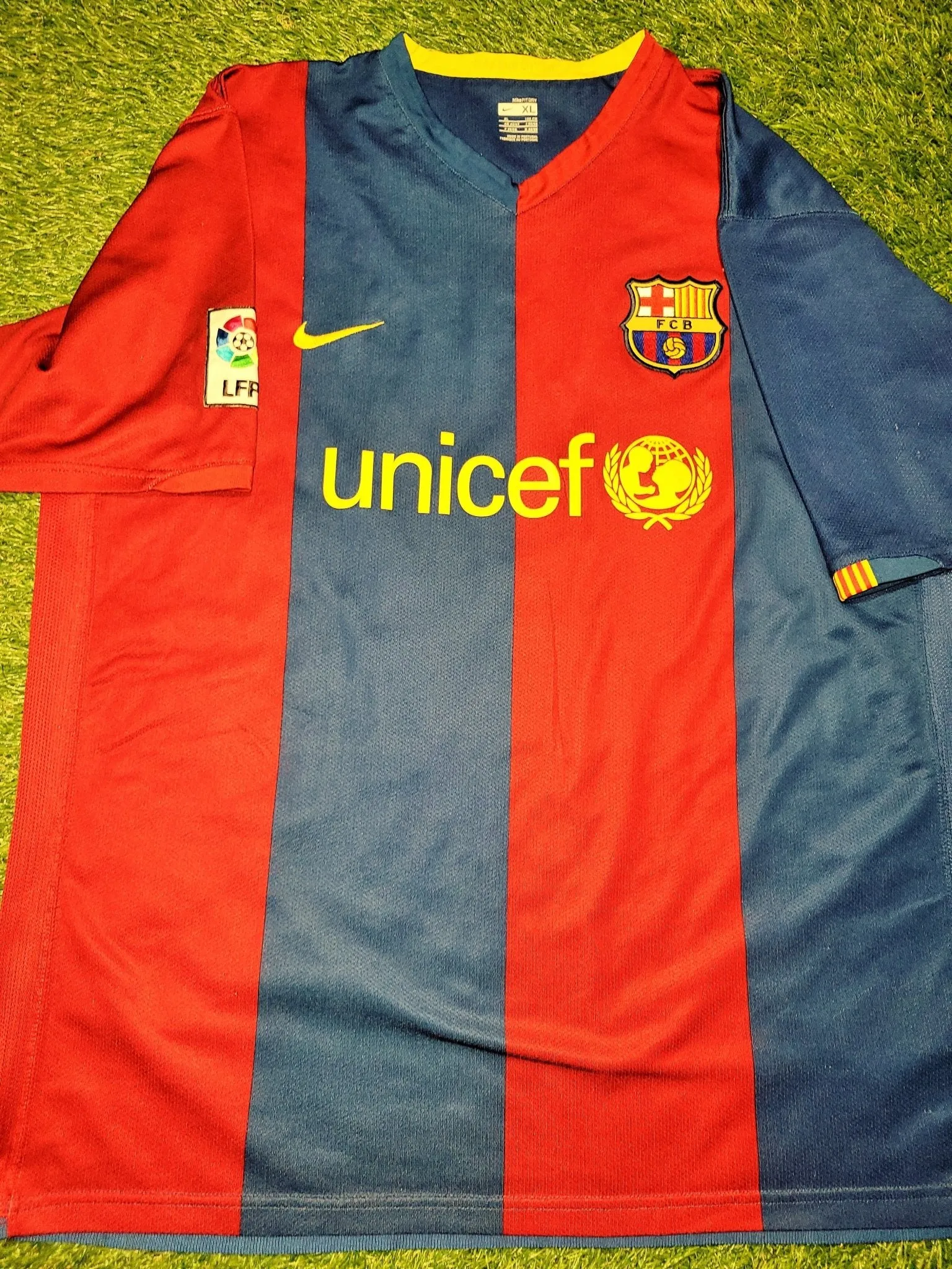 Ronaldinho Barcelona 2006 2007 Home Soccer Jersey Shirt XL SKU# 146980-426